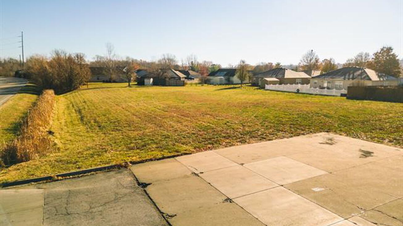 Eagles Parkway, Grain Valley, MO 64029