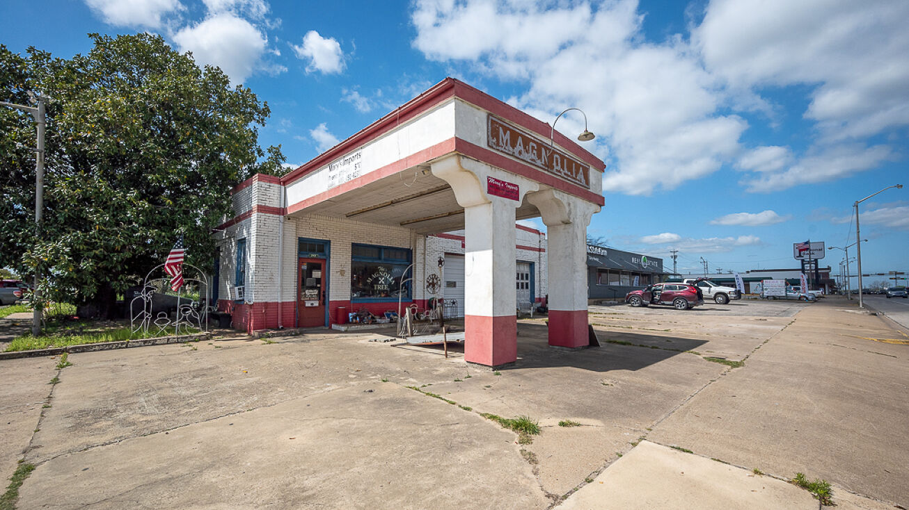 292 E Austin St, Giddings, TX 78942 Hospitality Property for Sale