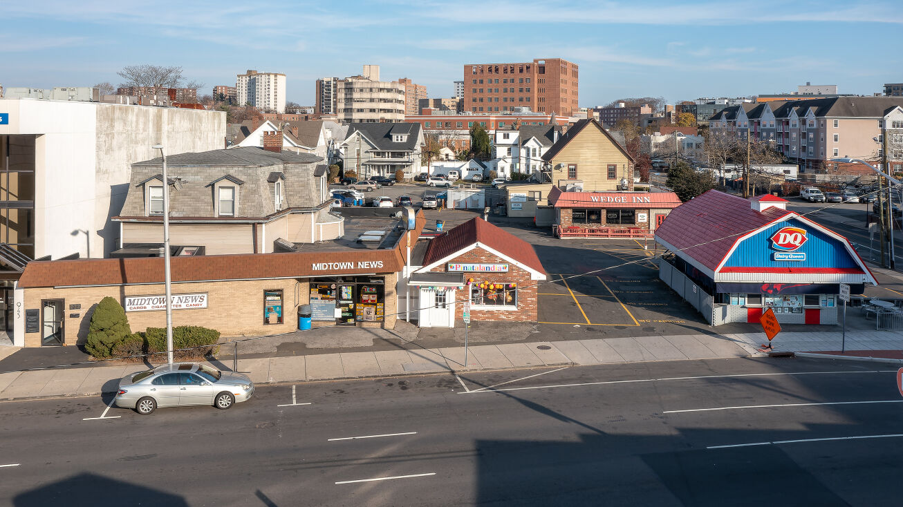 885 Summer St, Stamford, CT 06905