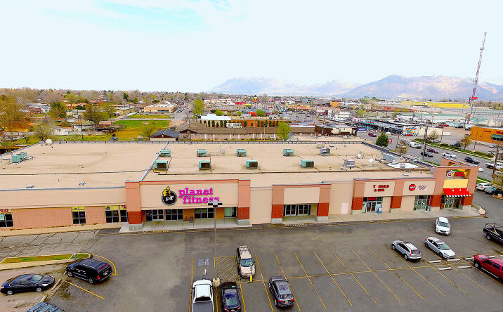 Pictures of Retail property located at 1900 West 5600 South, Roy, UT 84067 for comps - image #1