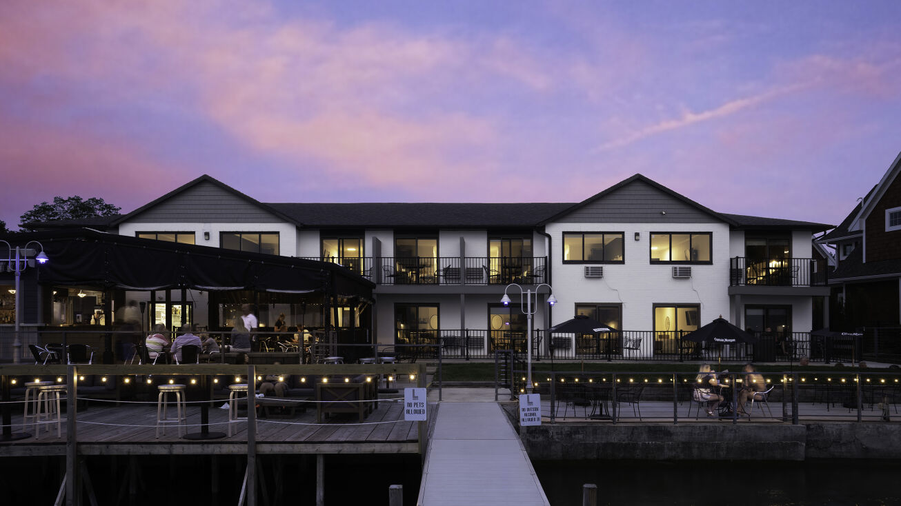 1603 S Shore Dr, Clear Lake, IA 50428