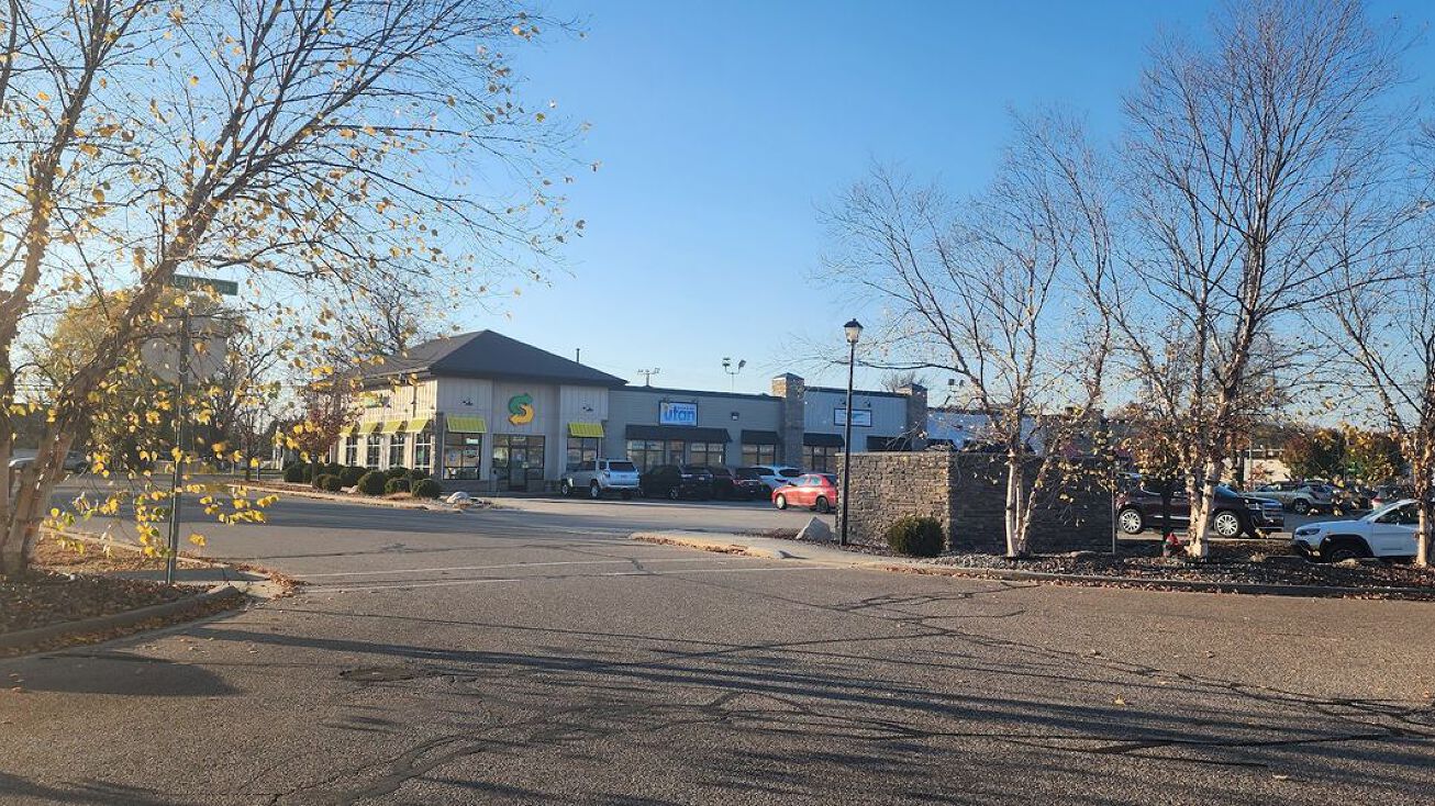 56550 Village Center Cir, Mattawan, MI 49071