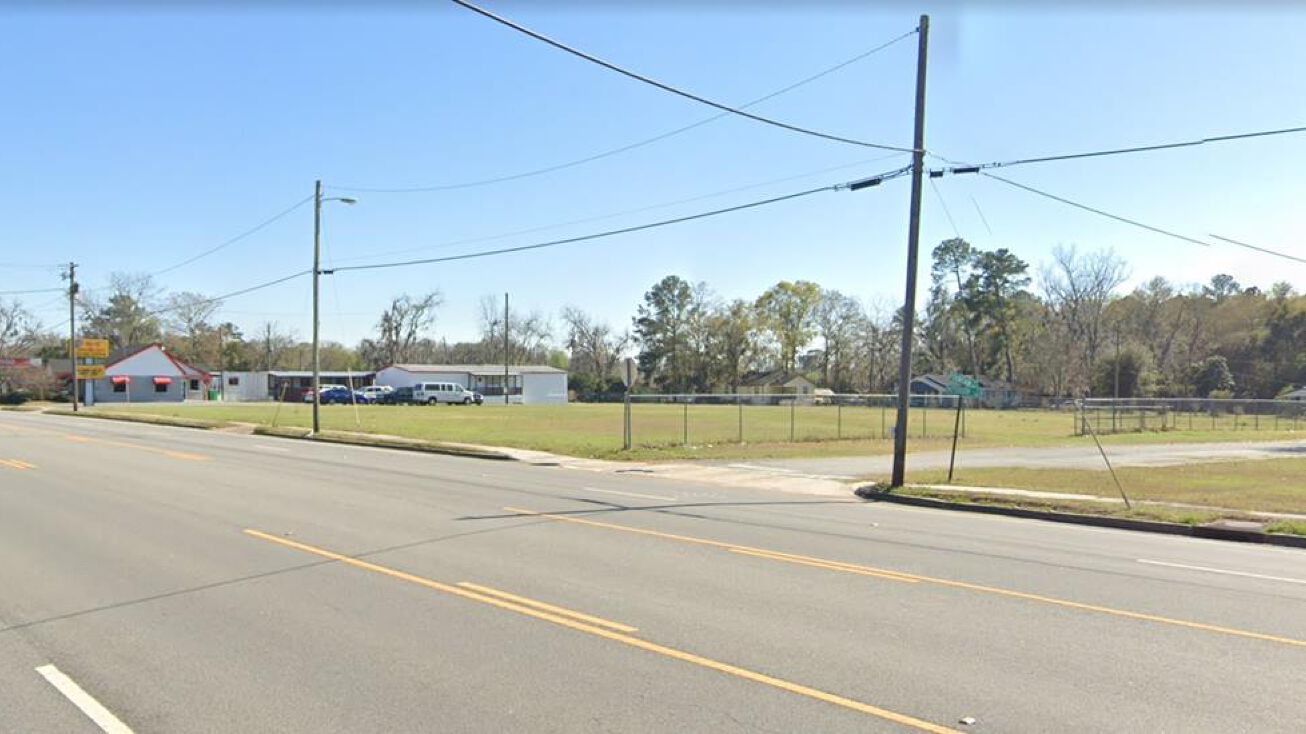 1204 S Patterson St, Valdosta, GA 31601