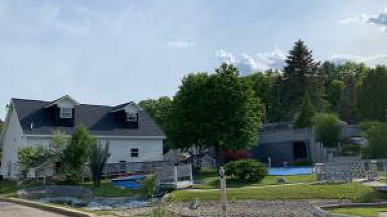 1391 W Houghton Lake Drive, Prudenville, MI 48651