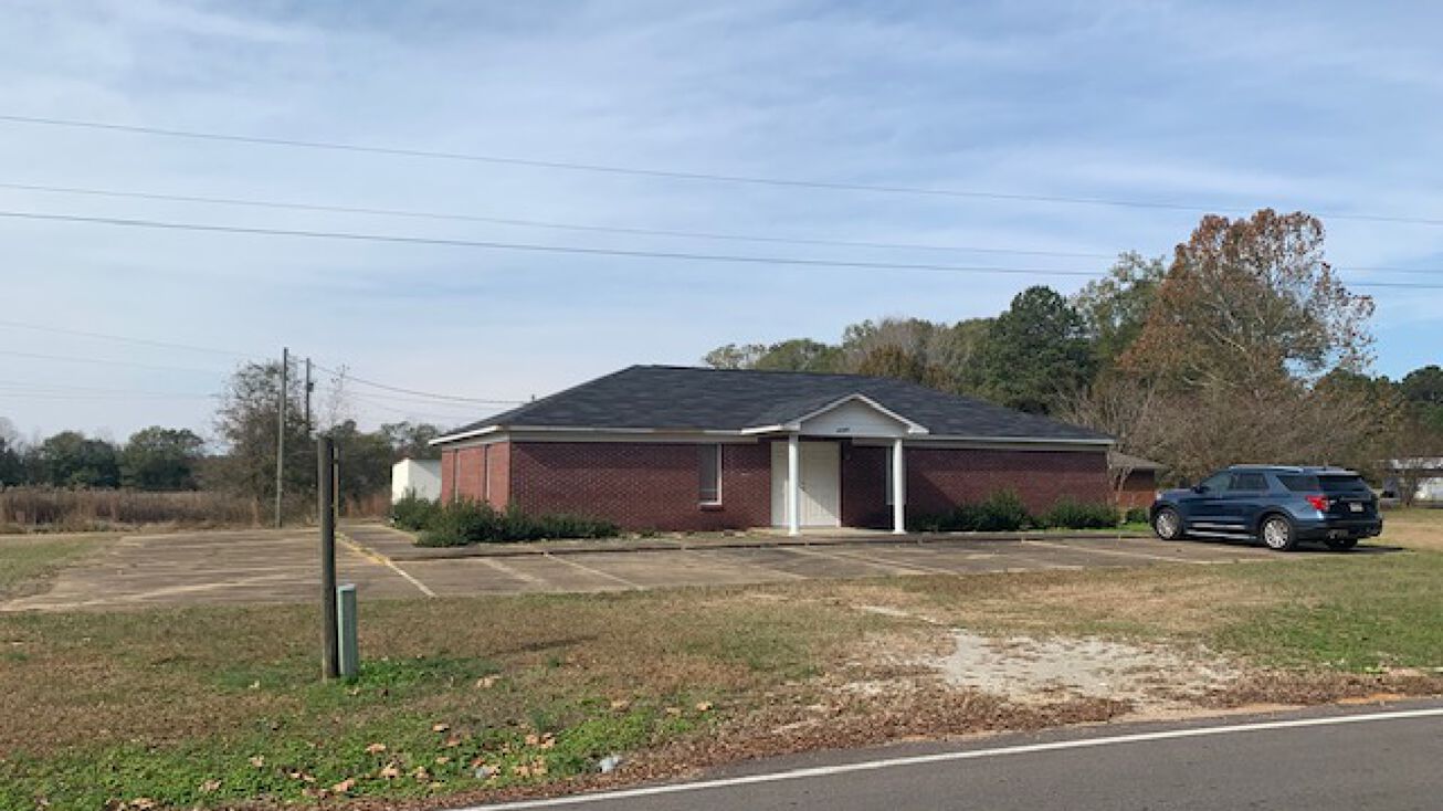 3020 Hughes Rd, Columbus, MS 39702