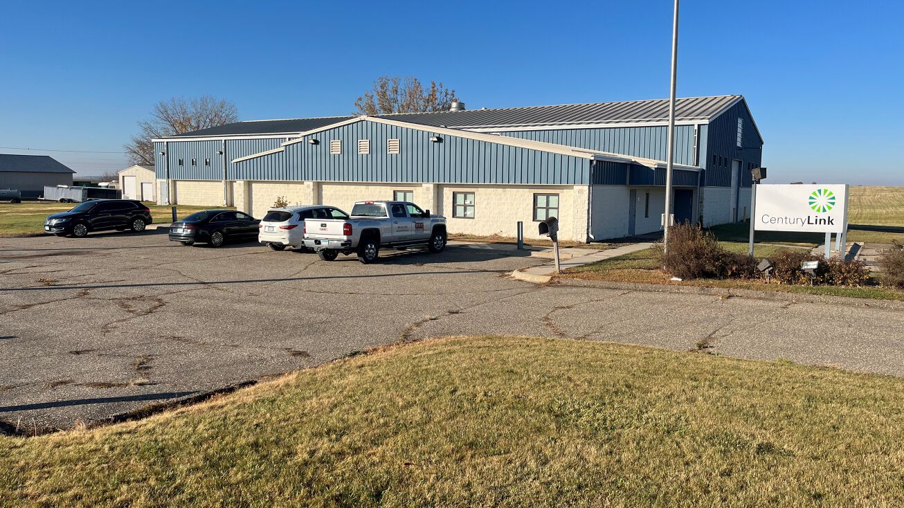 450 10th St SW, Plainview, MN 55964