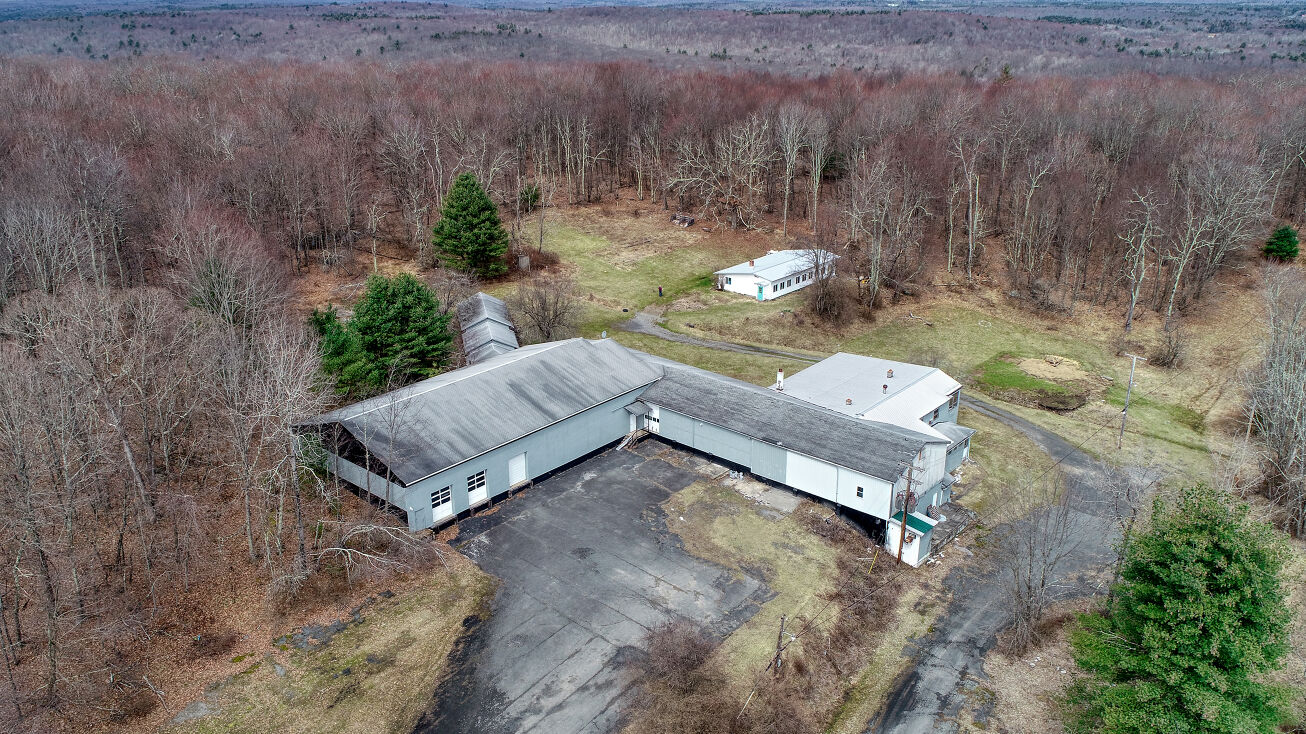 399 Oak Ridge Rd, Ellenville, NY 12428