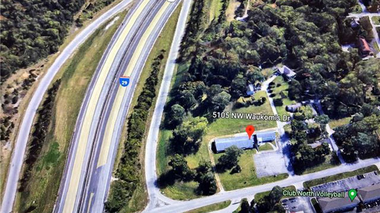 5105 NW Waukomis Drive, Northmoor, MO 64151