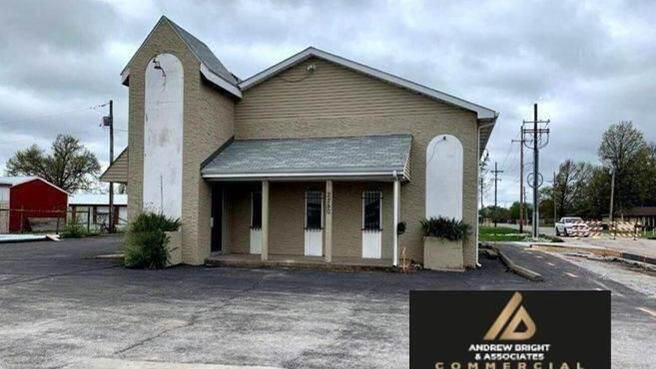 2205 S Garrison Ave, Carthage, MO 64836