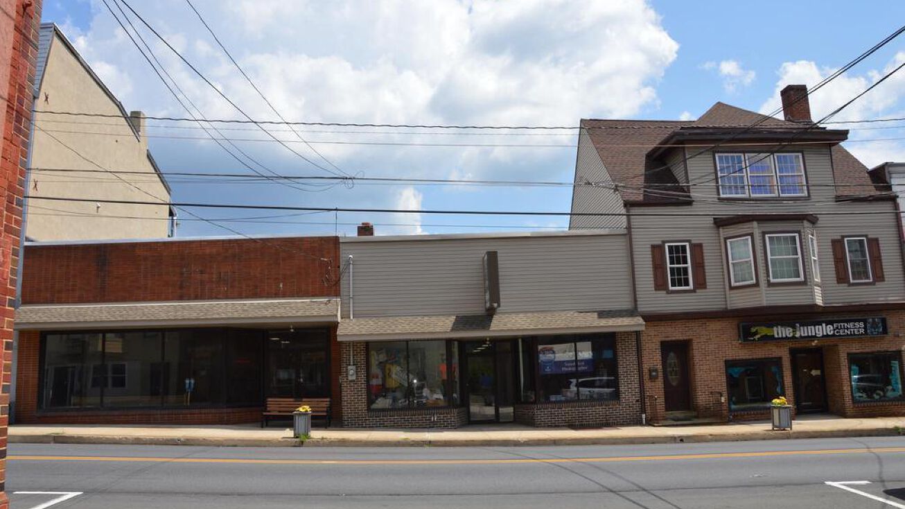 1616 Rr And 18 East Main Street, Schuylkill Haven, PA 17972
