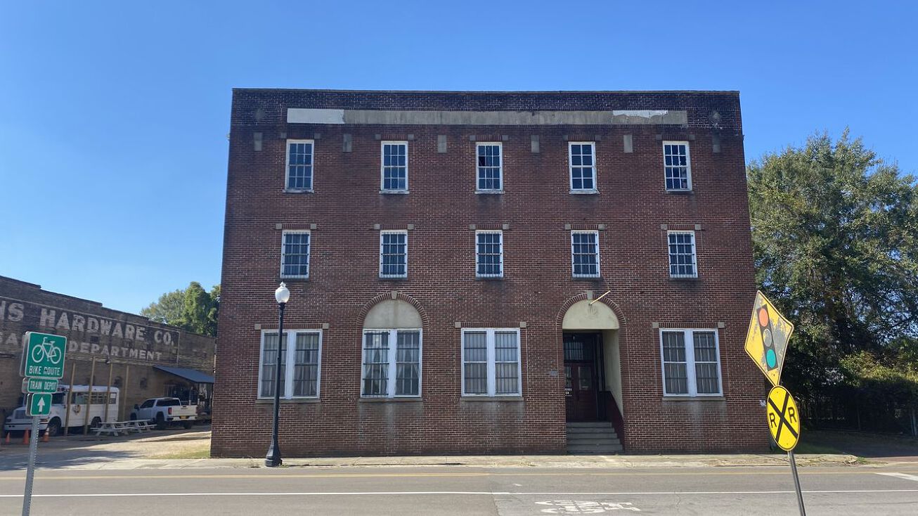 220 Mobile St, Hattiesburg, MS 39402