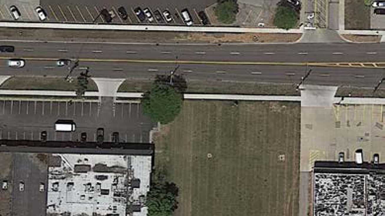 33560 Aurora Rd, Solon, OH 44139