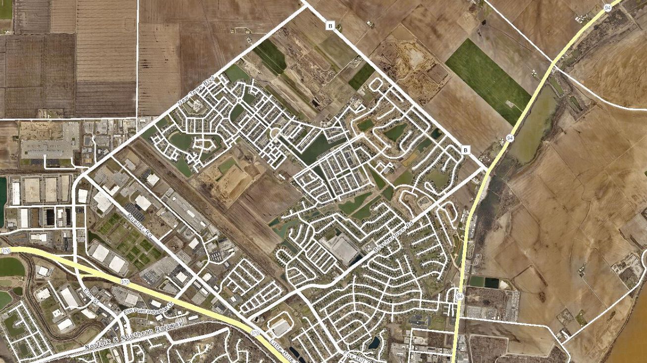 2905 New Town Blvd, Saint Charles, MO 63301