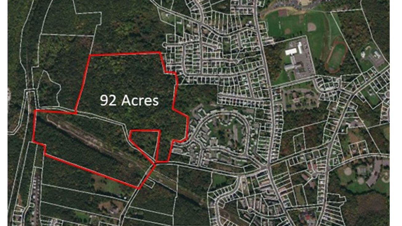 48 Mbl St, Waterbury, CT 06705