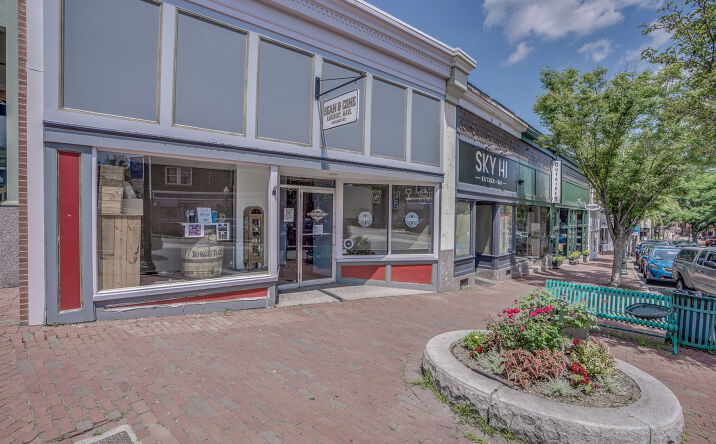 39 Main St, Amesbury, MA 01913 | Crexi.com