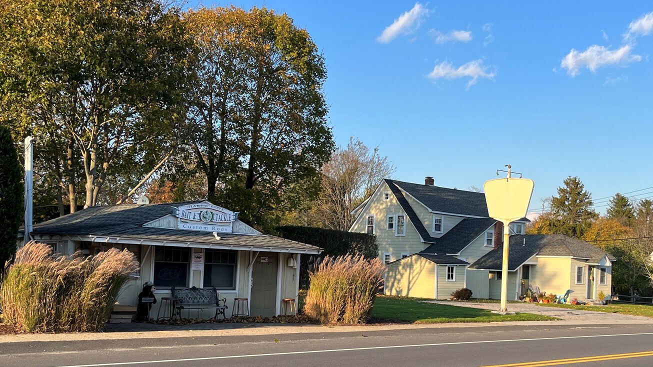 400 Montauk Hwy, East Moriches, NY 11940 Multifamily Property for Sale
