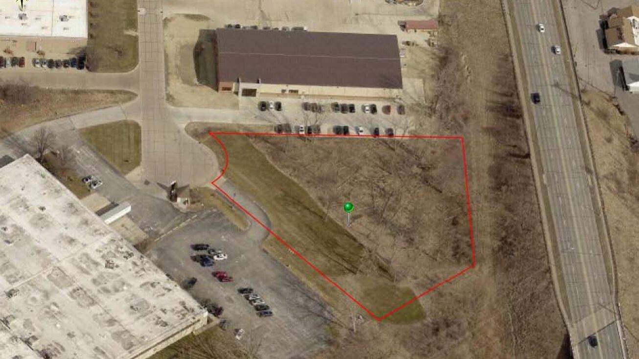 Lindsay Dr, Mentor, OH 44060