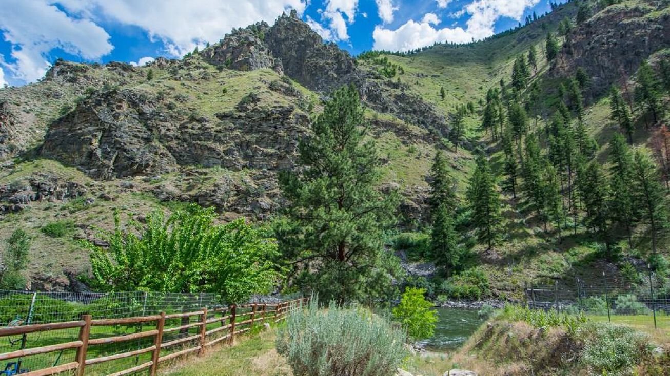 8 Redside Way, North Fork, ID 83469