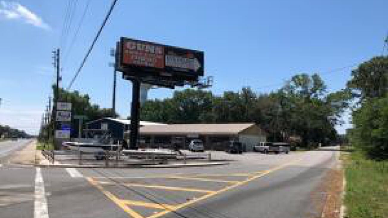 4612 E 20, Niceville, FL 32578