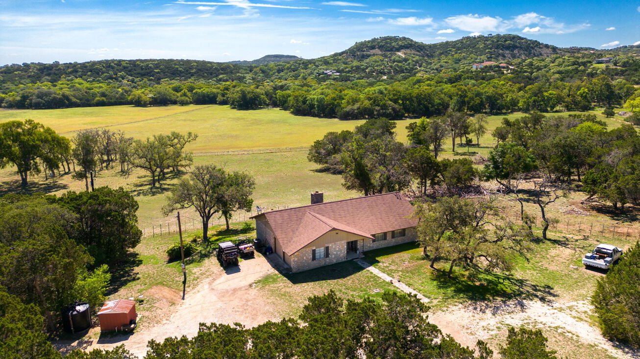 13 Thunder Valley Rd, Boerne, TX 78006