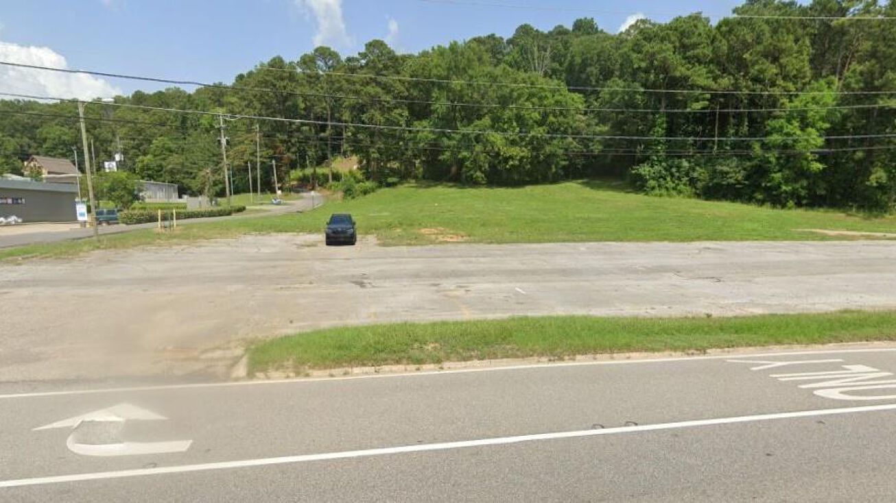 1.5 +/ Acre Corner, Hwy 31, Pelham, AL 35124