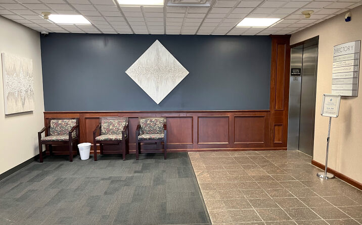 Pictures of Office property located at 11515 S 39th St, Bellevue, NE 68123 for comps - image #1