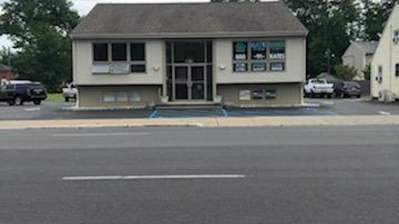 1316 Bound Brook Rd, Middlesex, NJ 08846