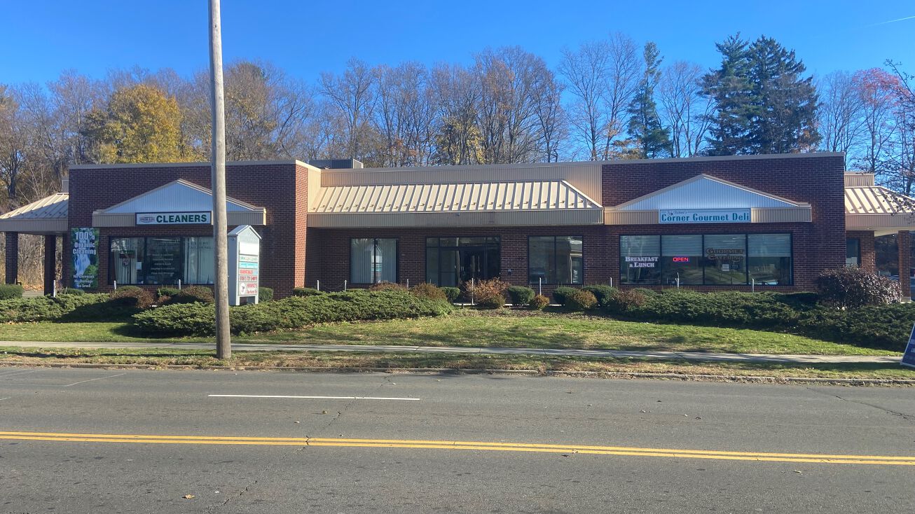 1647 Whitney Ave, Hamden, CT 06517