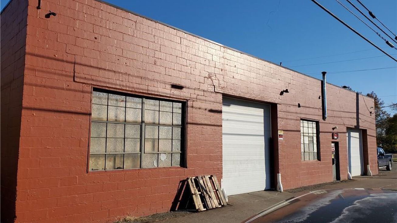 2147 Broadway, Lorain, OH 44052