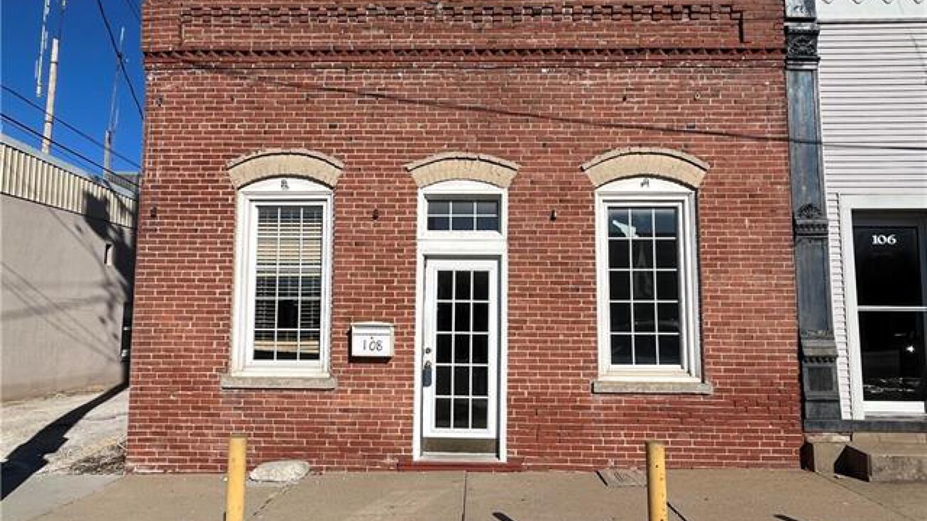 108 W Benton Street, Windsor, MO 65360