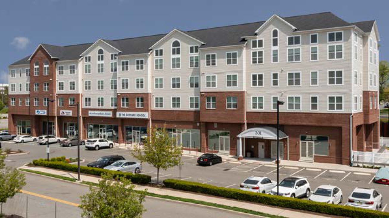 Elmwood Park Slater Dr & Riverfront Blvd, Elmwood Park, NJ 07407