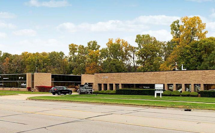 Pictures of Office property located at 37400-37650 Garfield, Clinton Township, MI 48036 for sales - image #1