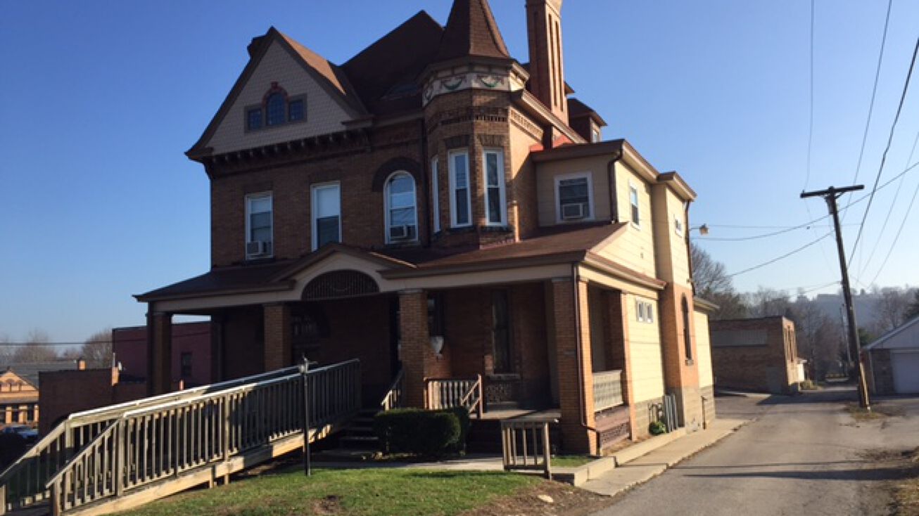 219 3rd St, Beaver, PA 15009