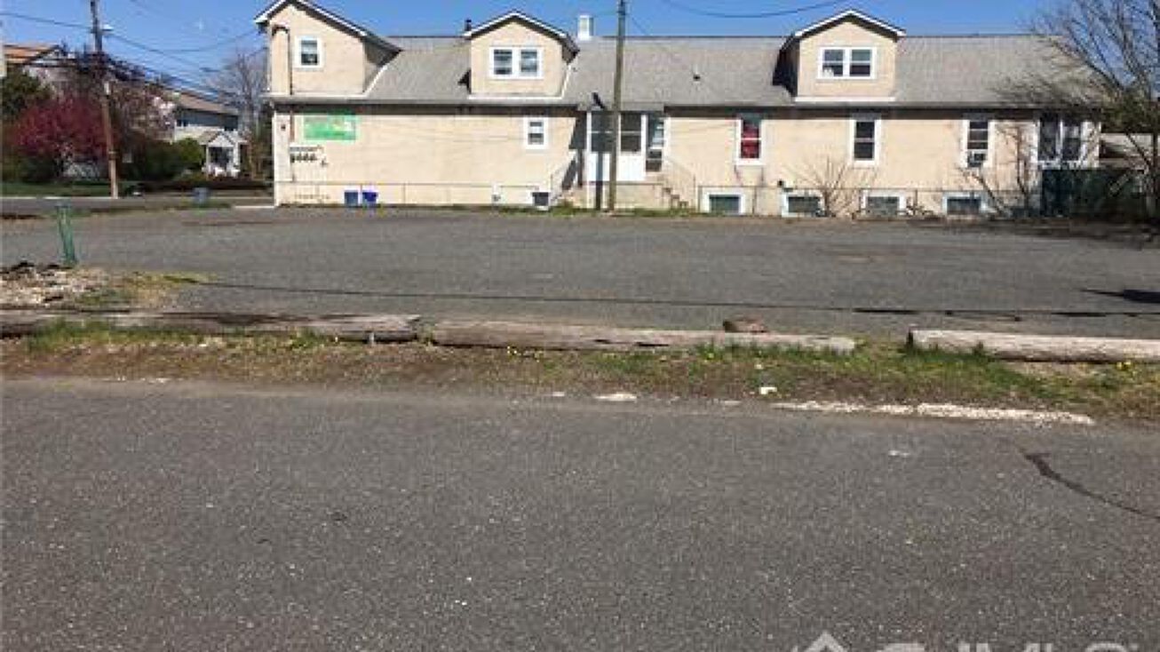 1001 W Camplain Road, Manville, NJ 08835