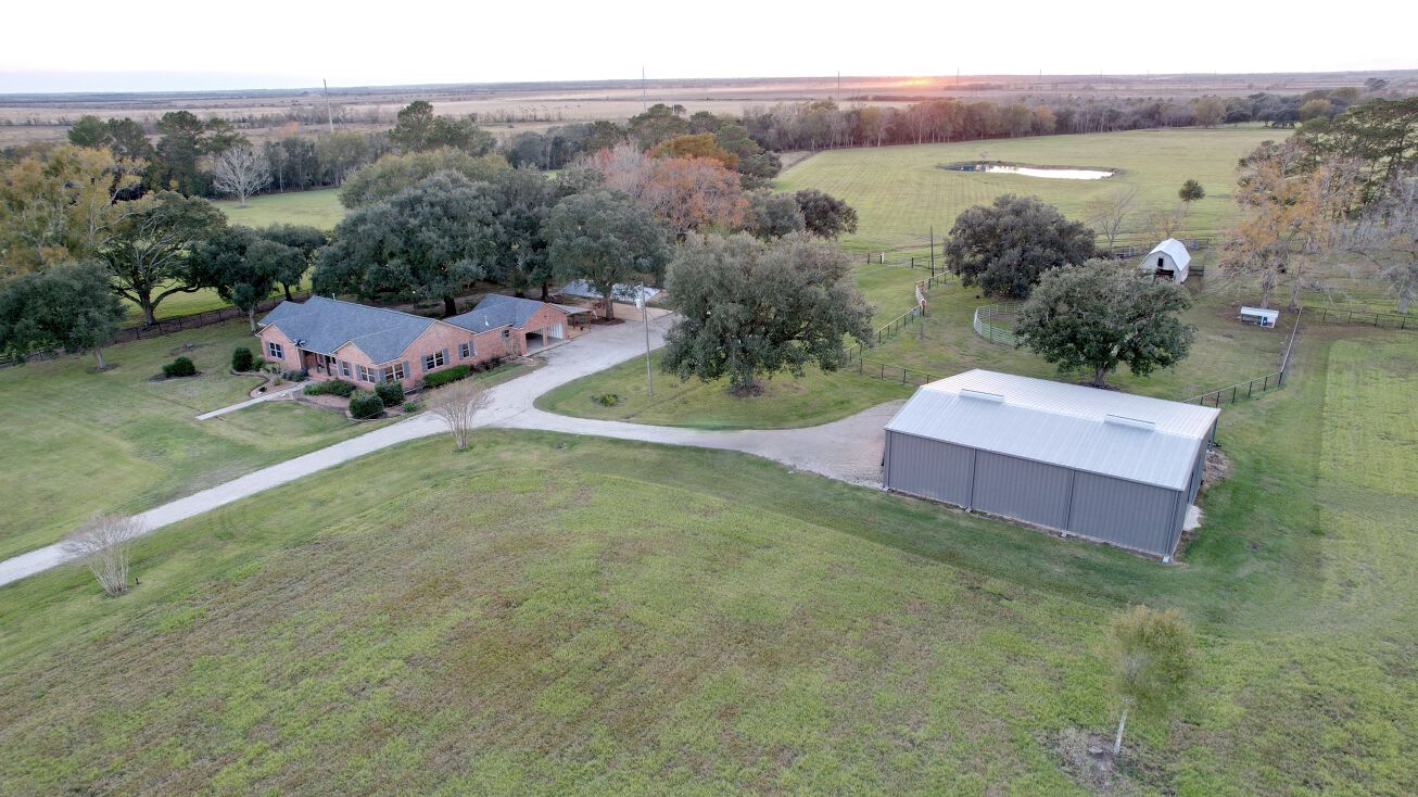 205 TX61, Devers, TX 77538