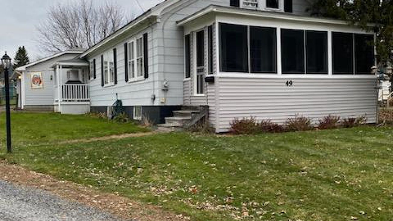 49 Cool St, Waterville, ME 04901