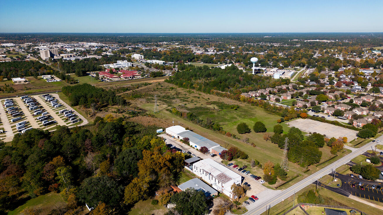 1302 S Cherry St, Tomball, TX 77375 Industrial Property for Sale