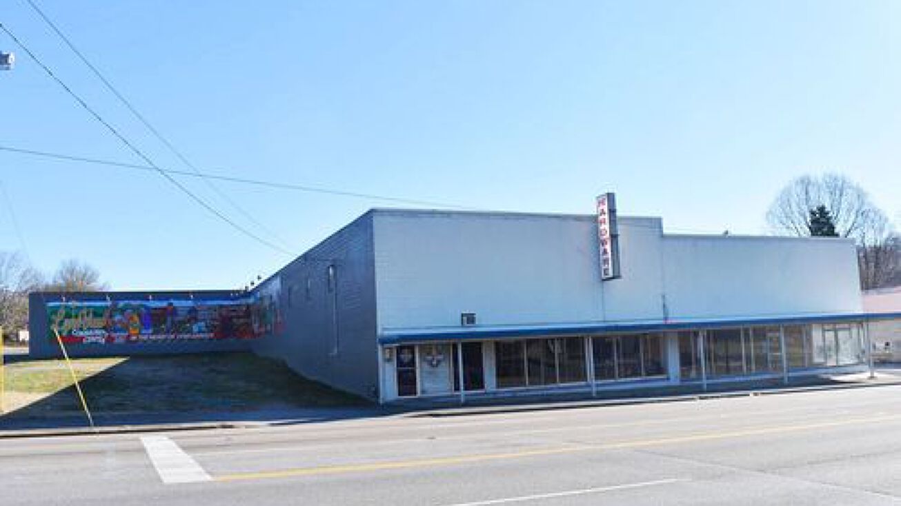 1115 Lynn Garden Dr, Kingsport, TN 37665