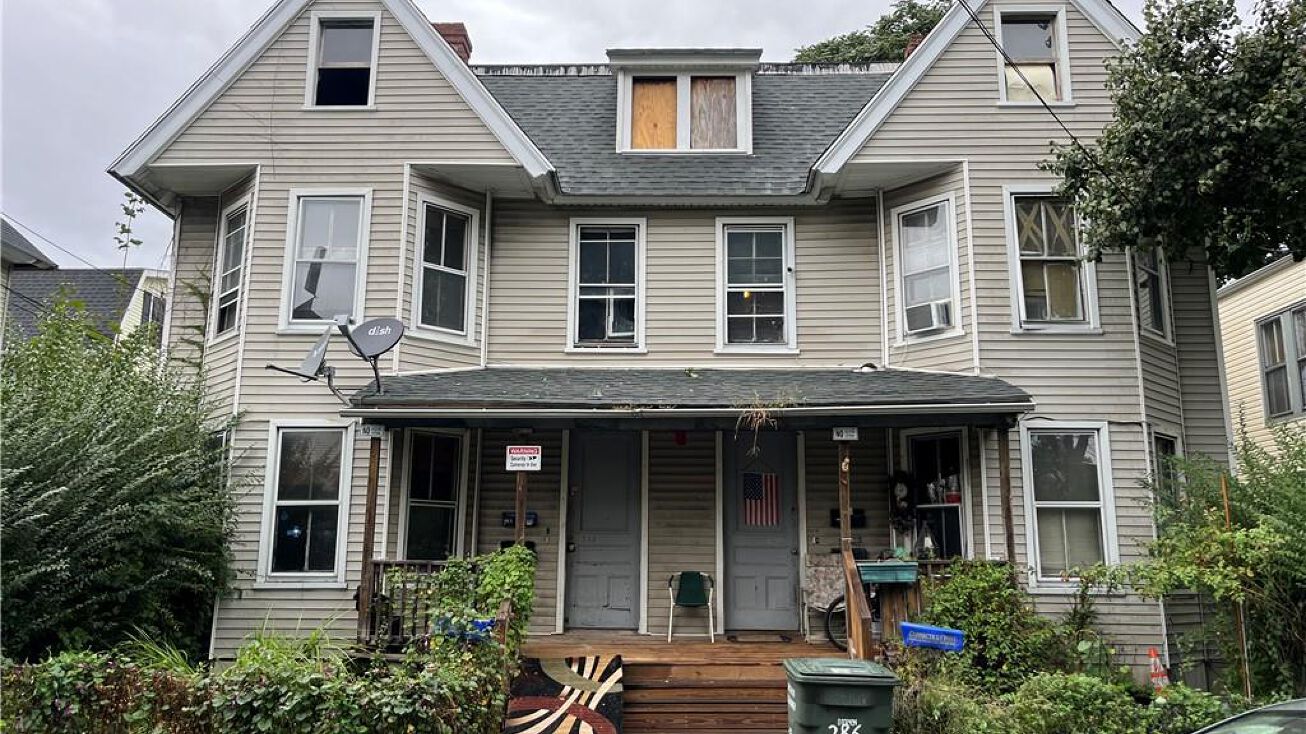 286 Gregory St, Bridgeport, CT 06604