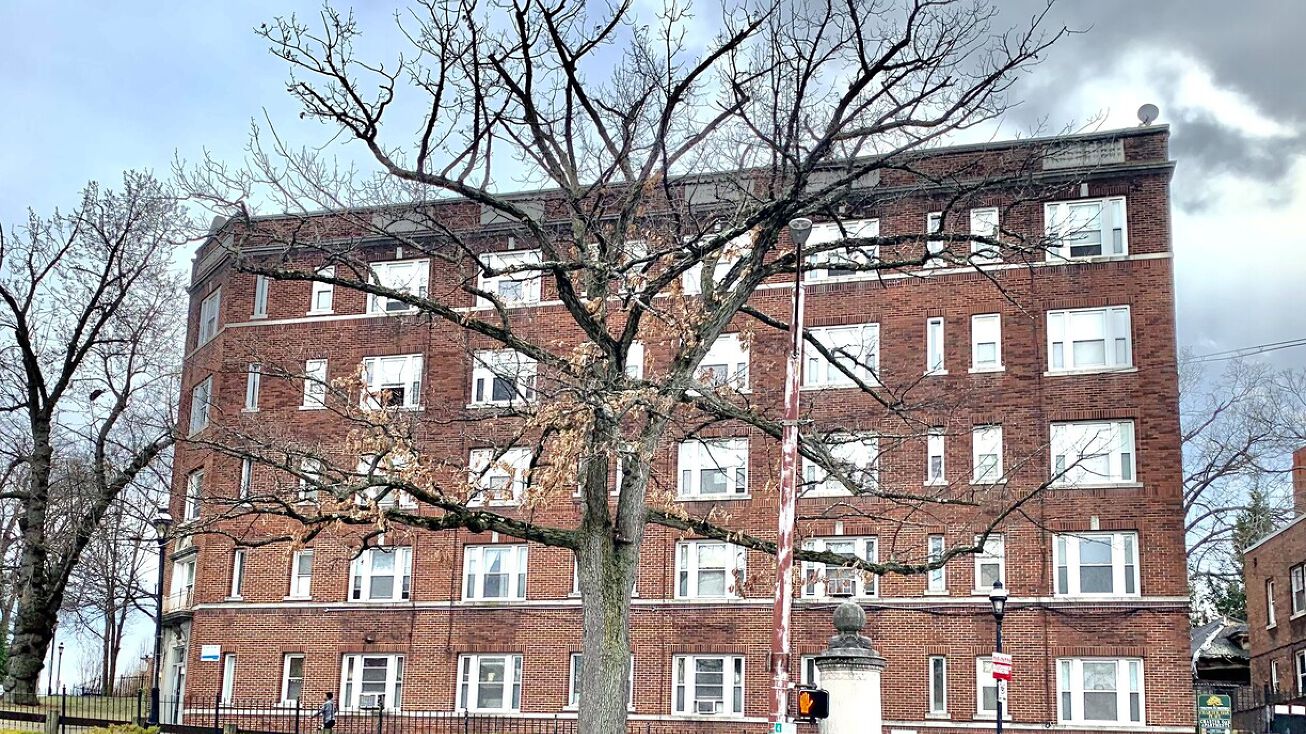 37 Charter Oak Pl, Hartford, CT 06106