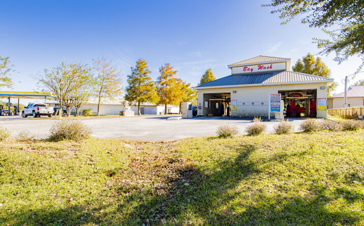 Pictures of Mixed Use property located at 9960 Fairhope Ave, Fairhope, AL 36532 for comps - image #1