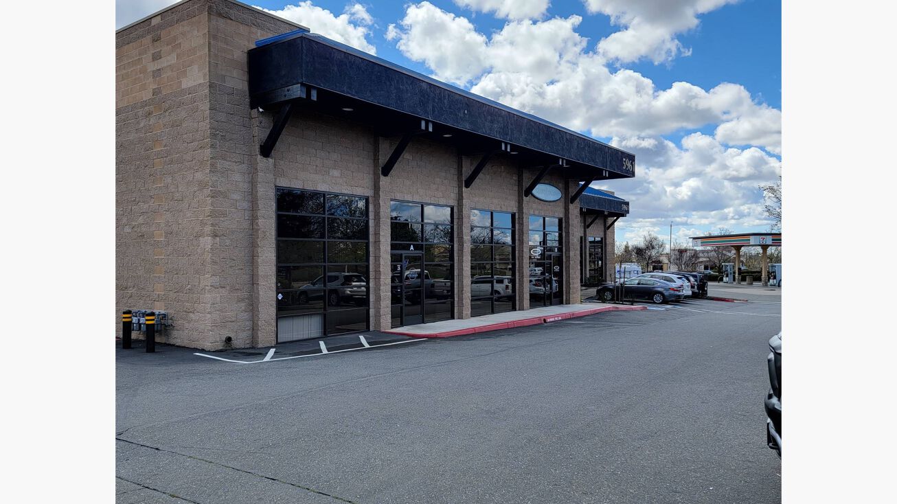 5961 W Oaks Blvd, Rocklin, CA 95765