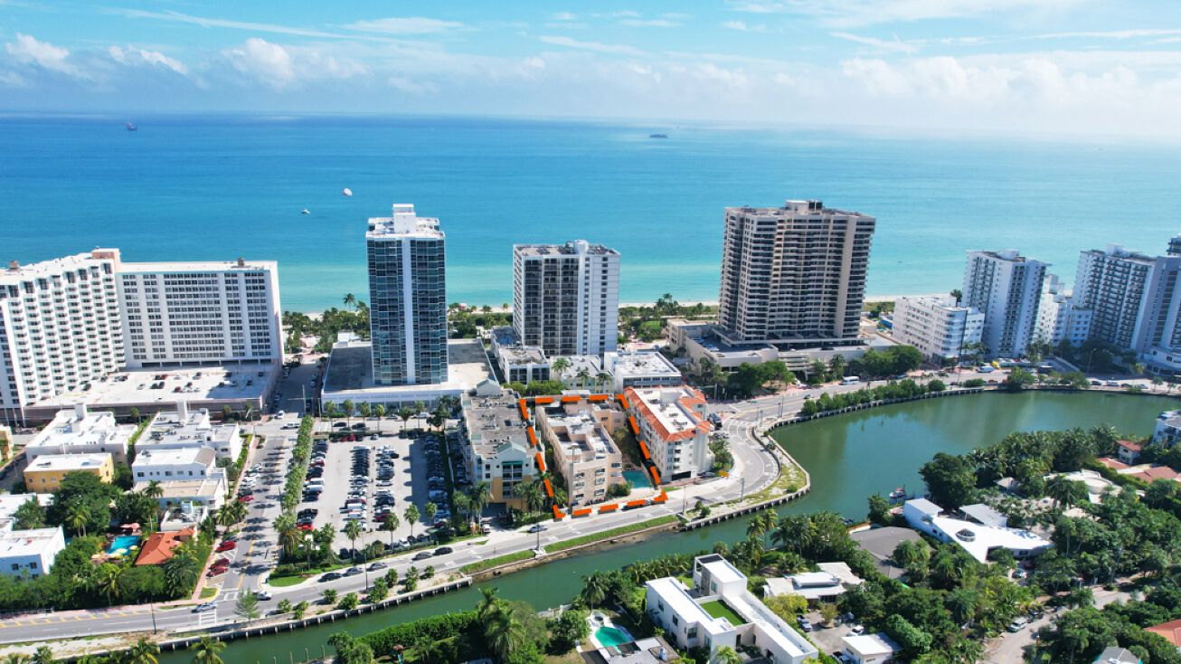 2618 Collins Ave, Miami Beach, FL 33140