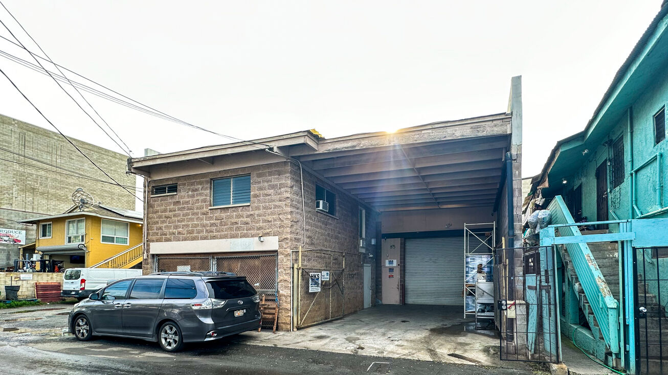 809 Bannister St, Honolulu, HI 96819