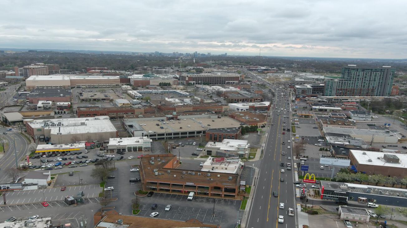 2117 Hillsboro Dr, Nashville, TN 37215