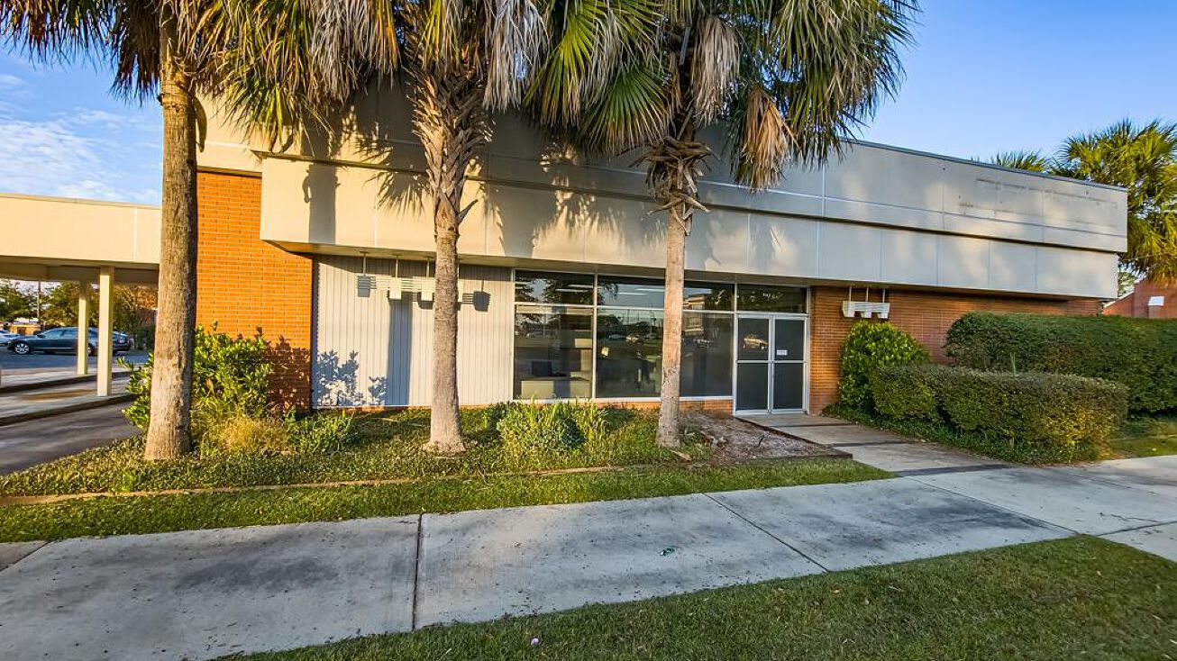 215 E 4th Street, Tifton, GA 31794