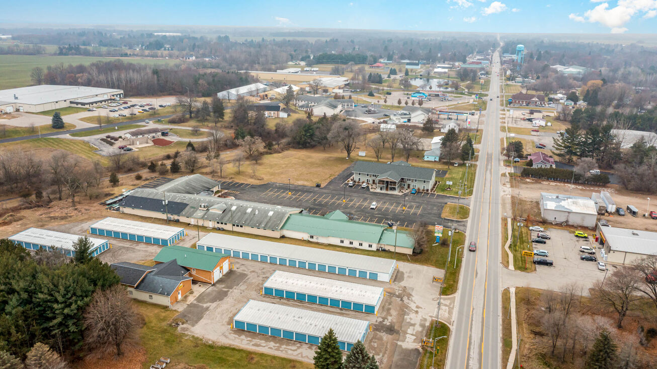 1380 E Main Street, Edmore, MI 48829