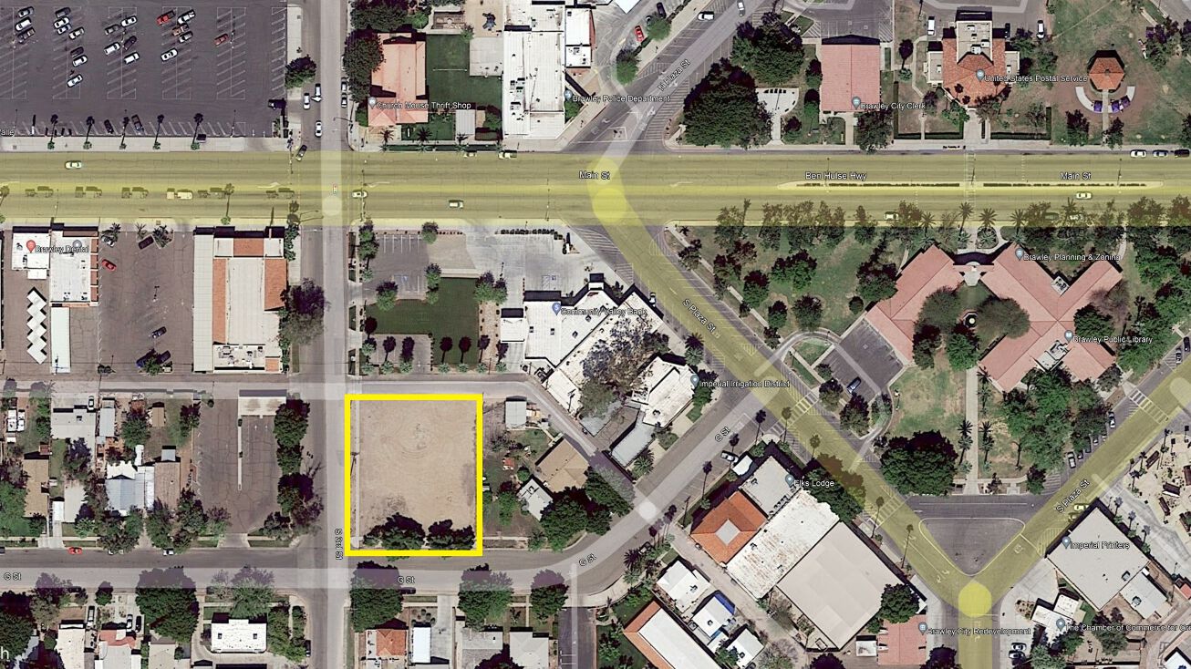 303 G St, Brawley, CA 92227