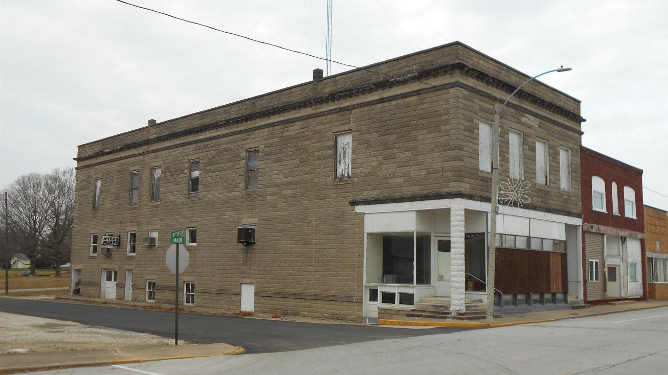 280 S MAIN Street, Blandinsville, IL 61420