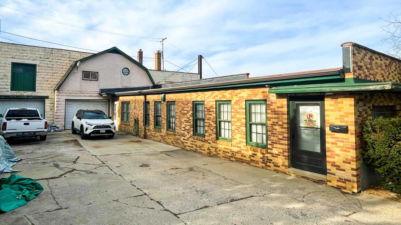 2349 S Austin St, Milwaukee, WI 53207